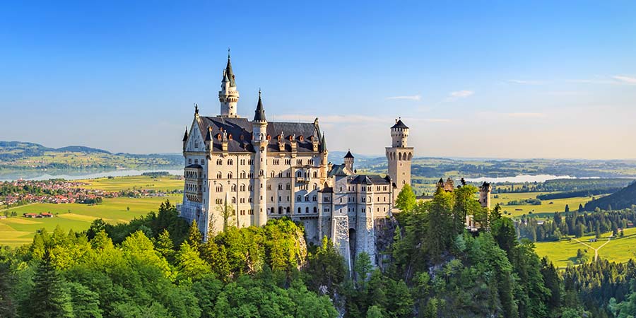 Touring fairytale Neuschwanstein Castle